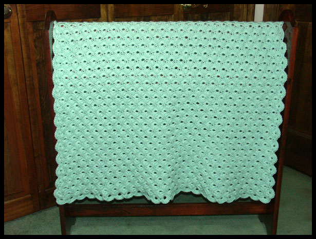 Lots of Shells Baby Afghan (click to see closeup)