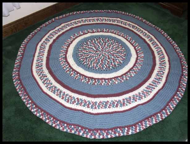 Round Popcorn Afghan Flat (click to go back)
