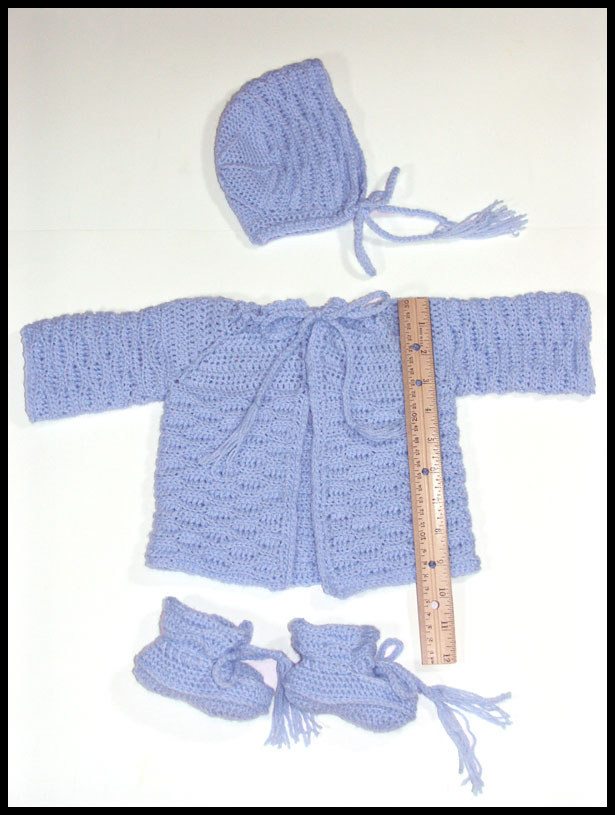 Honeycomb Layette with Ruler