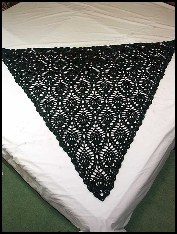 Pineapple Triangle Shawl Flat (click to go back)