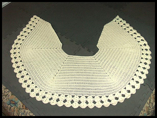 Clamshell Shawl - Flat (click to go back)